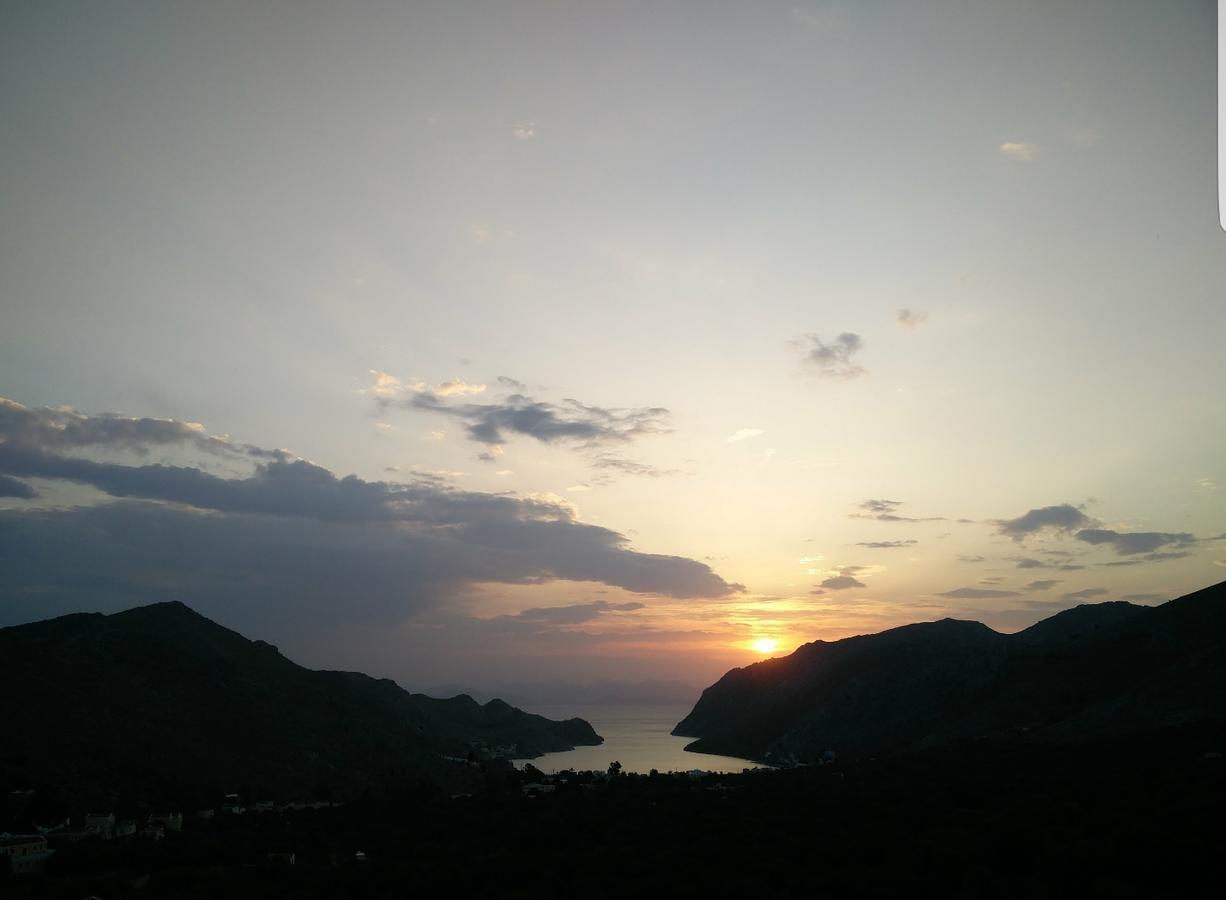 Symi Sunshine Apartment エクステリア 写真